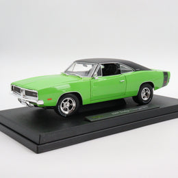 1969 Dodge Charger R/T|Vintage Model Car|Classic Green Metal Car|Scale 1:18 Diecast Collectible Car|Office Decoration Item|Gift for Father