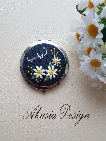 Embroidered Pocket Mirror|Personalized Floral Embroidery|Vintage Daisy Embroidered Hand Mirror|Make Up Mirror|Compact Mirror|New Mom Gift