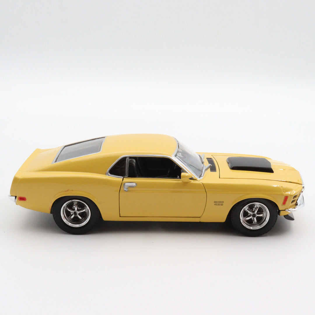 1970 Mustang Boss|Scale 1/24 Diecast Classic Car|Vintage Model Car|Collectible Metal Car|Old Yellow Car for Collectors|Birthday Gift for Dad