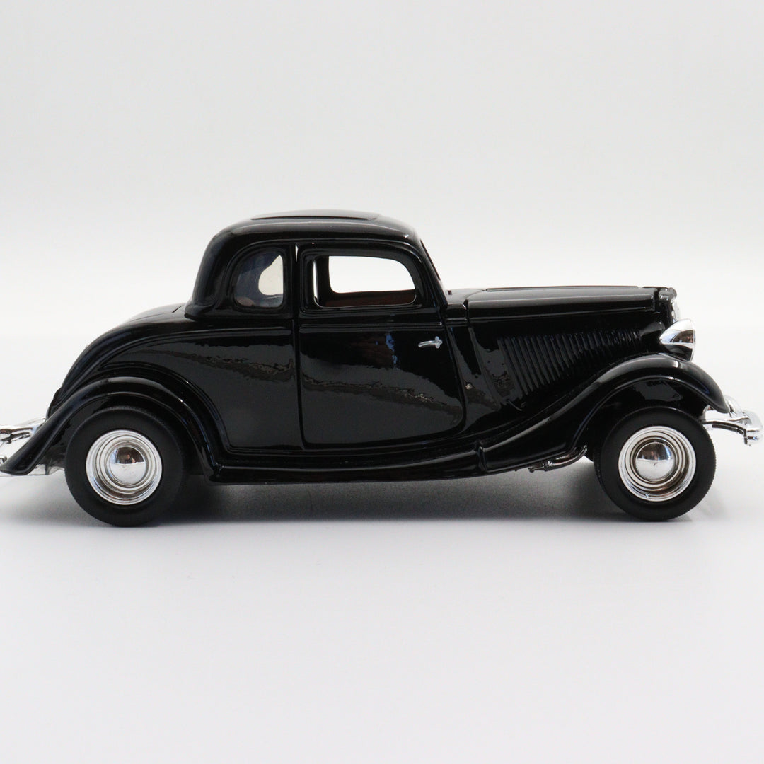 1932 Ford Coupe|Scale 1:24 Diecast Vintage Model Car|Classic Old Car|Collectible Metal Black Car for Collectors|Nostalgic Gift for Grandad