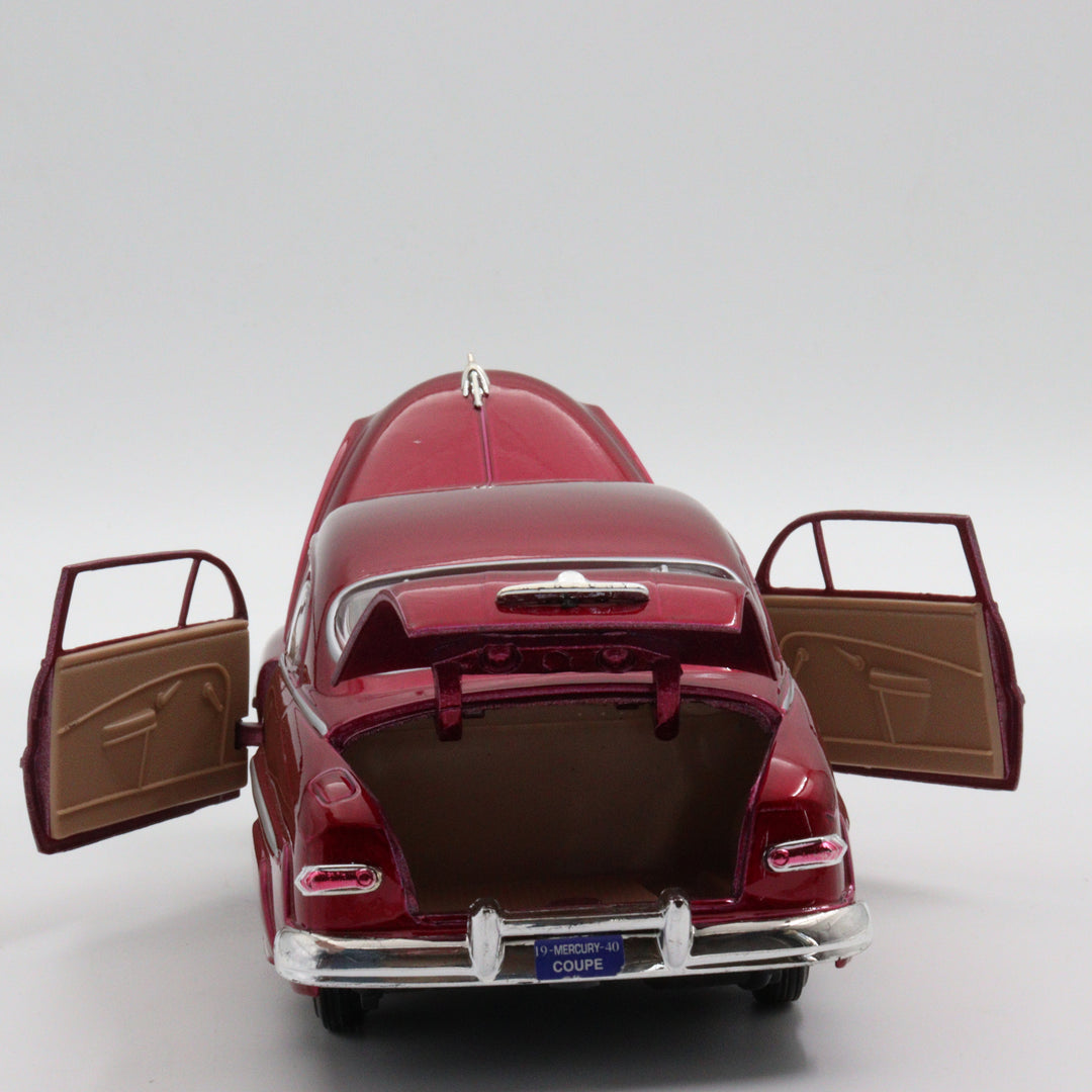 Motormax 1949 Mercury Couple|Motomax Model Car|Scale 1:24 Diecast Vintage Car|Classic Model Car for Collectors|Collectible Metal Red Car