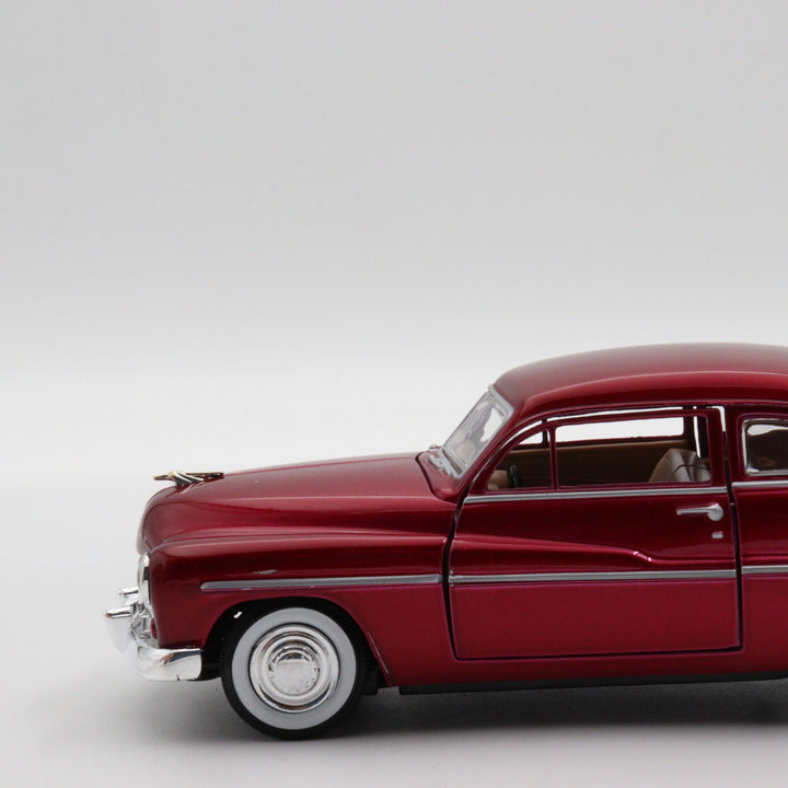 Motormax 1949 Mercury Couple|Motomax Model Car|Scale 1:24 Diecast Vintage Car|Classic Model Car for Collectors|Collectible Metal Red Car