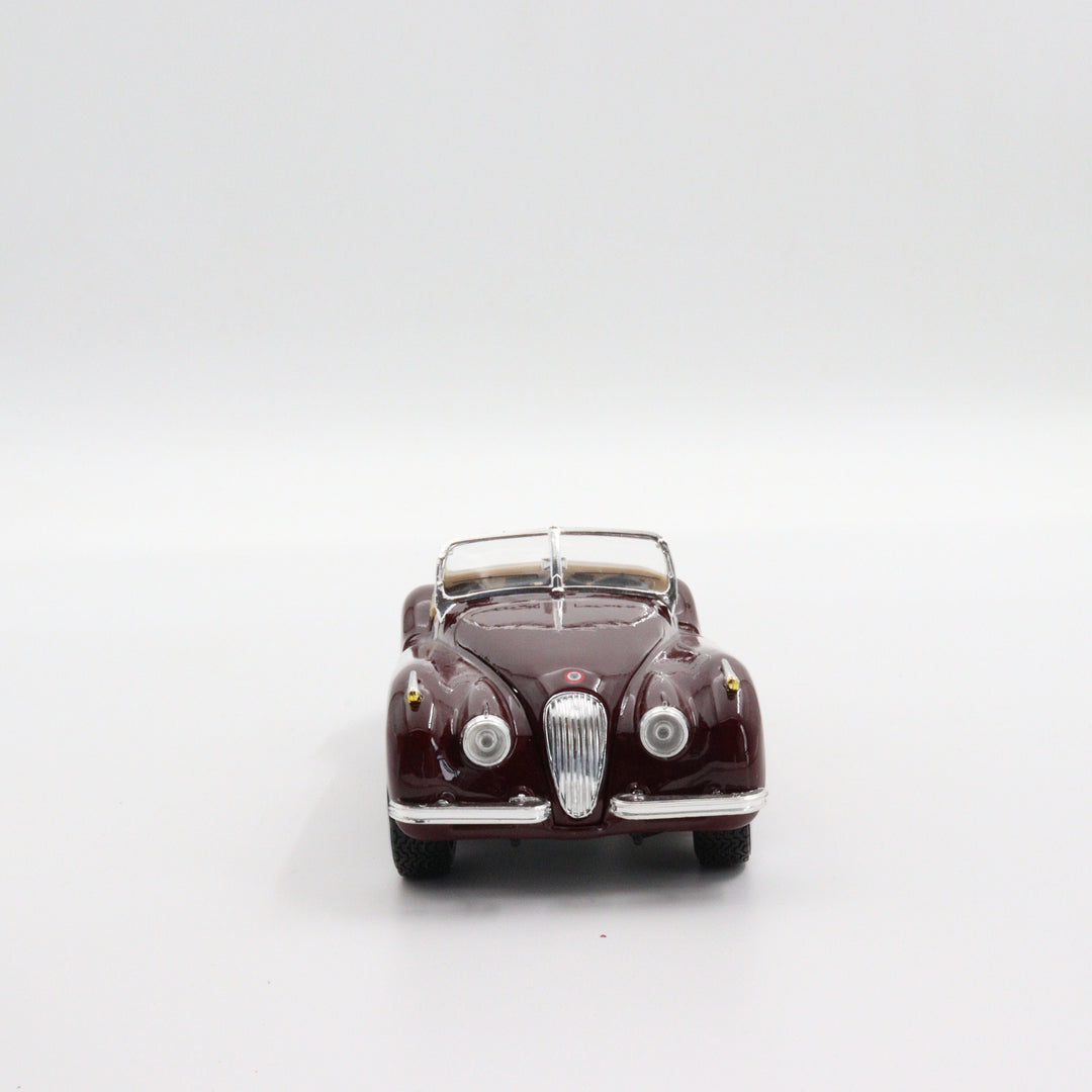 Burago 1951 Jaguar Xk 120|Diecast 1:24 Model Car|Classic Old Car|Vintage Car for Dad|Collectible Metal Burgundy Car for Collectorf or Dad