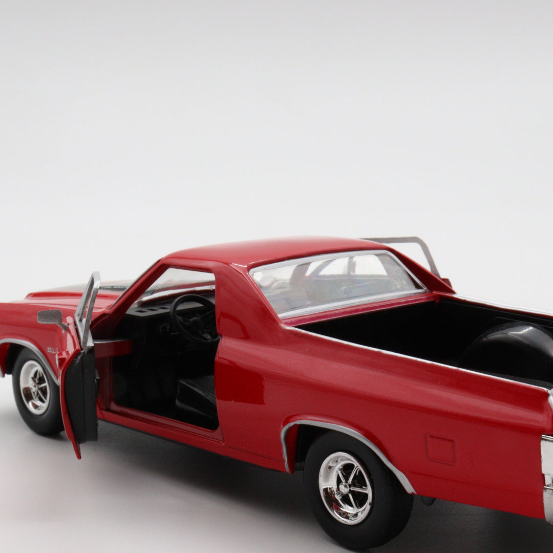 Motormax 1970 Chevy El Camino SS 396|Scale 1/24 Red and Black Diecast Car|Vintage Model Car for Collectors|Classic Metal Car Collection