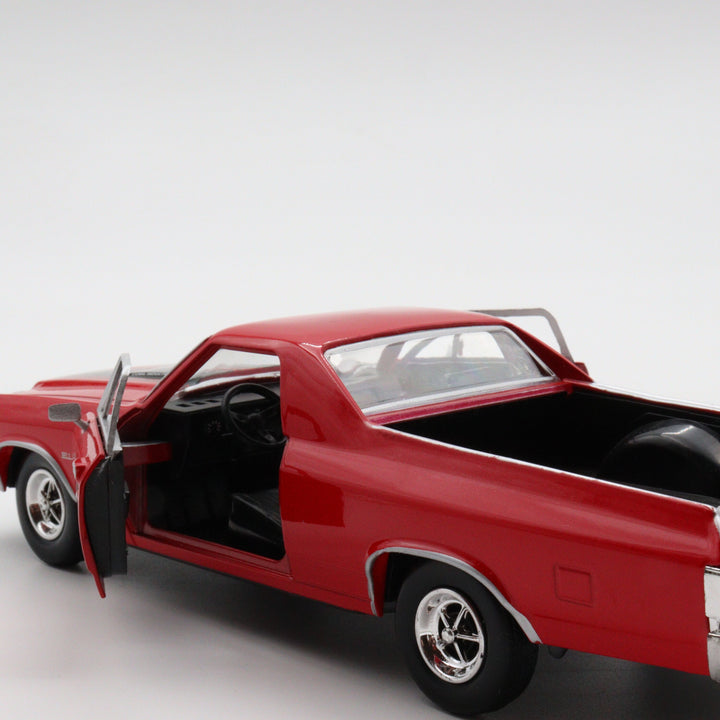 Motormax 1970 Chevy El Camino SS 396|Scale 1/24 Red and Black Diecast Car|Vintage Model Car for Collectors|Classic Metal Car Collection