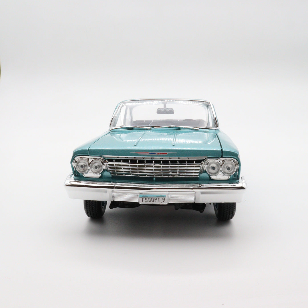 Maisto 1962 Chevrolet Belair|Scale 1/18 Diecast Car|Vintage Model Sea Green Car for Collectors|Old Classic Collection Car|Childhood Gift