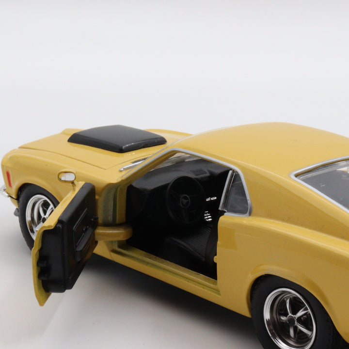 1970 Mustang Boss|Scale 1/24 Diecast Classic Car|Vintage Model Car|Collectible Metal Car|Old Yellow Car for Collectors|Birthday Gift for Dad