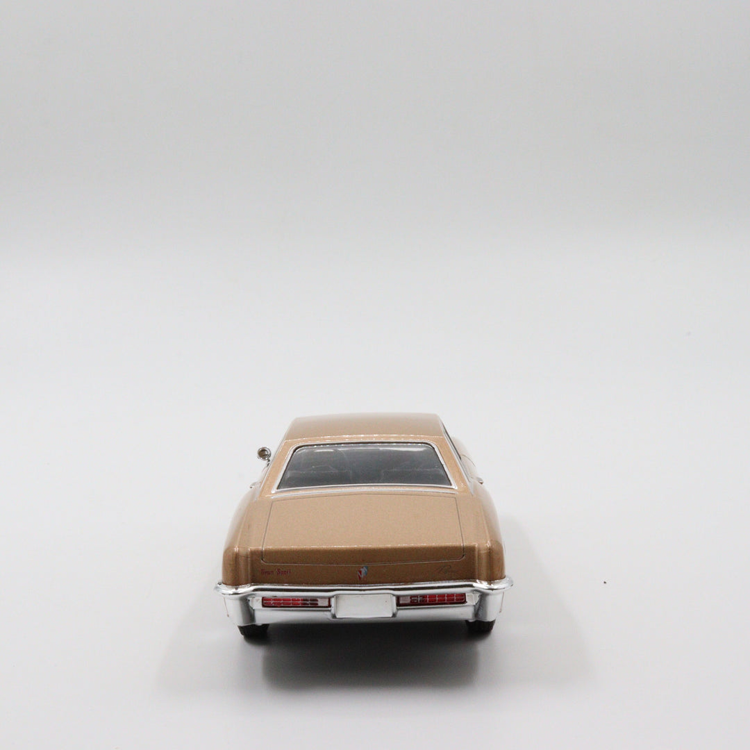 1965 Buick Riviera Gran Sport Diecast Car|Scale 1/24 Classic Car Collection|Old Model Car|Vintage Light Brown Metal Car|Gift for Dad