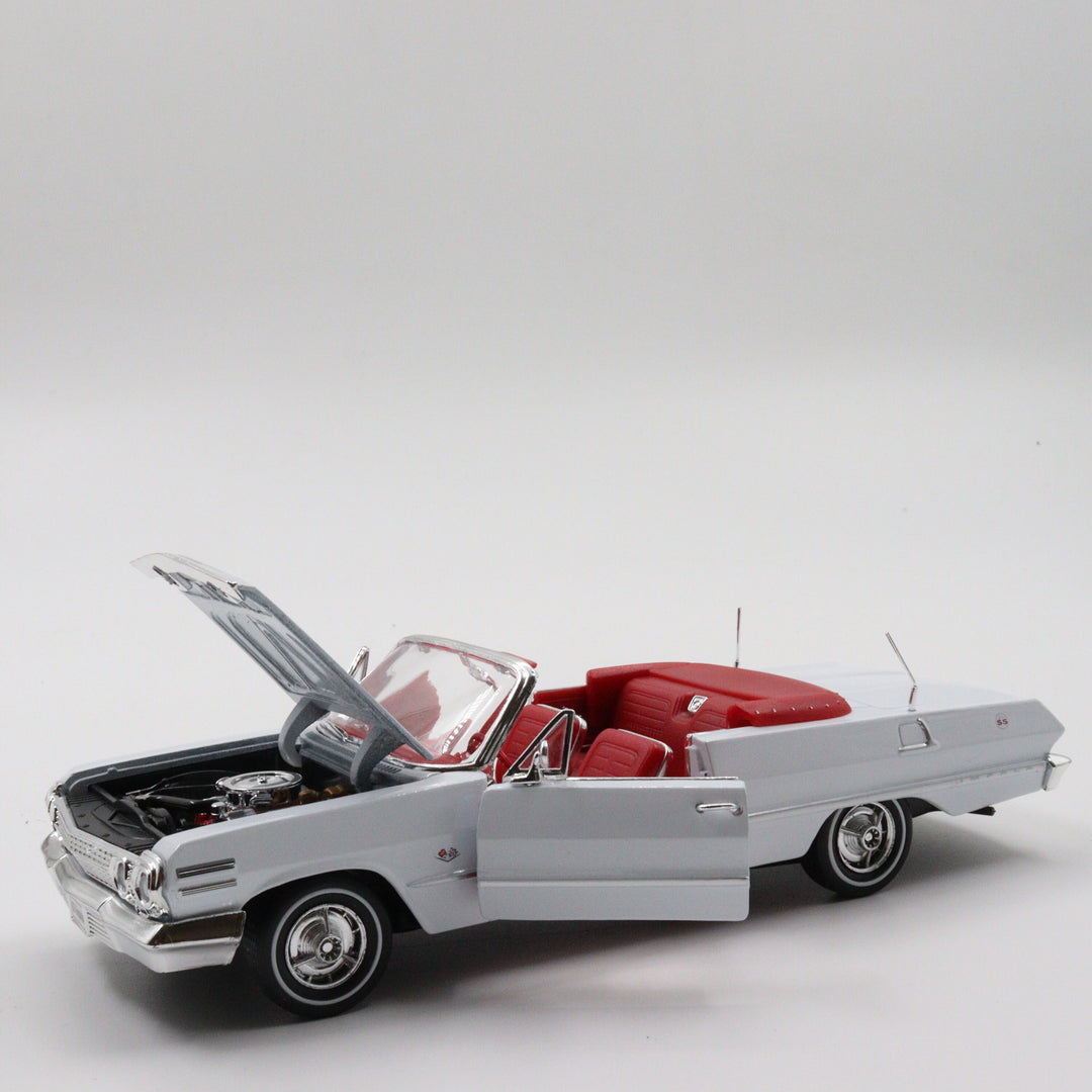Welly 1963 Chevrolet Impala|Scale 1/24 White and Red Diecast Car|Vintage Model Car for Collectors|Classic Convertible Metal Collection Car