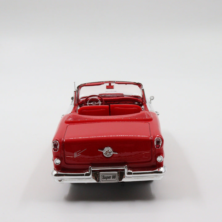 Welly 1955 Oldsmobile Super 88|Scale 1/24 White and Red Diecast Car|Vintage Convertible Model Car|Classic Metal Collection Car for Father