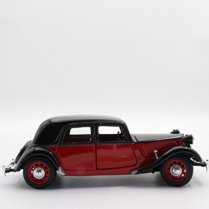 Burago Citroen 15cv 1938 Model Car|Scale 1:24 Diecast for Collectors|Classic Vintage Car|Collectible Metal Black and Red Car|Gift for Father