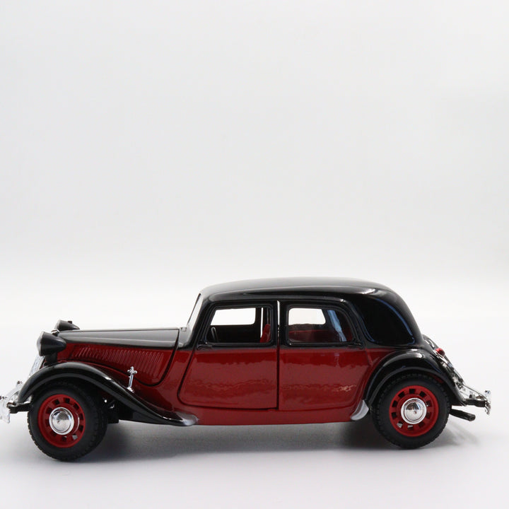 Burago Citroen 15cv 1938 Model Car|Scale 1:24 Diecast for Collectors|Classic Vintage Car|Collectible Metal Black and Red Car|Gift for Father