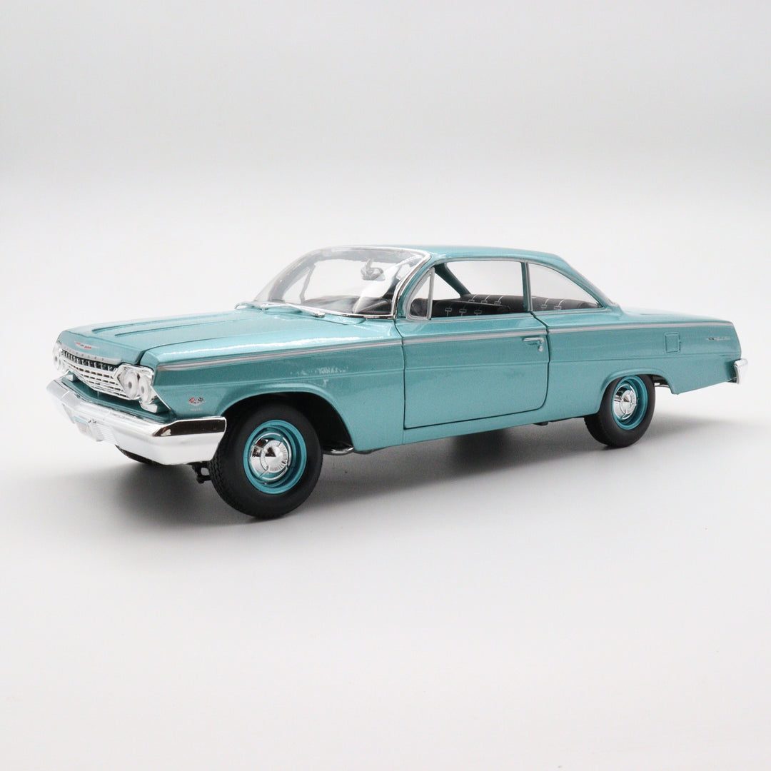 Maisto 1962 Chevrolet Belair|Scale 1/18 Diecast Car|Vintage Model Sea Green Car for Collectors|Old Classic Collection Car|Childhood Gift