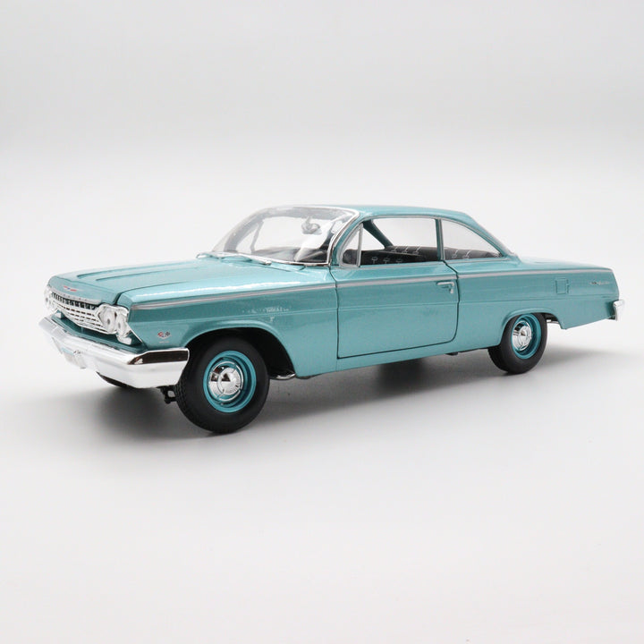 Maisto 1962 Chevrolet Belair|Scale 1/18 Diecast Car|Vintage Model Sea Green Car for Collectors|Old Classic Collection Car|Childhood Gift