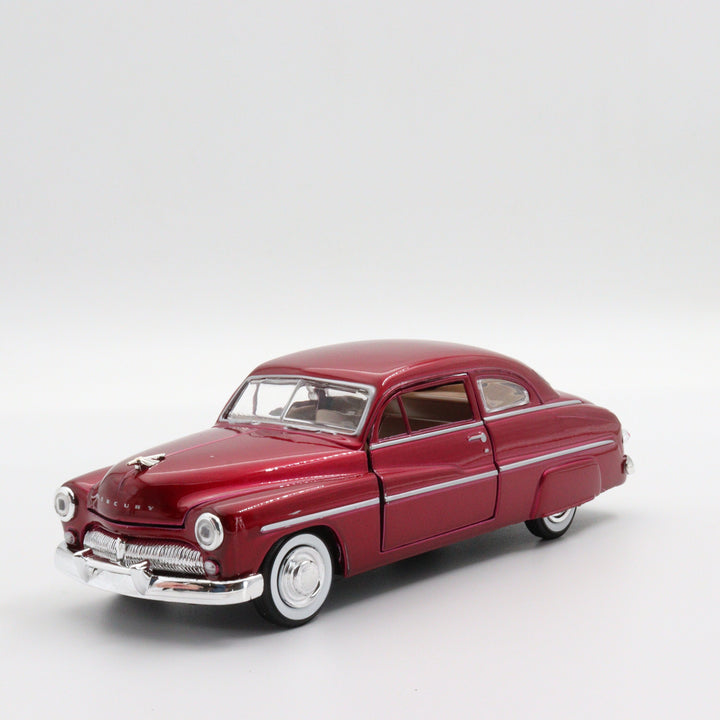 Motormax 1949 Mercury Couple|Motomax Model Car|Scale 1:24 Diecast Vintage Car|Classic Model Car for Collectors|Collectible Metal Red Car