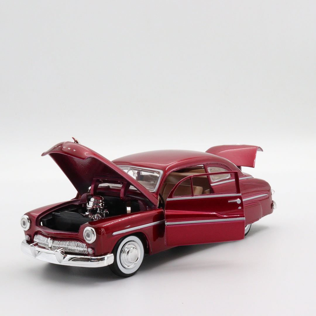 Motormax 1949 Mercury Couple|Motomax Model Car|Scale 1:24 Diecast Vintage Car|Classic Model Car for Collectors|Collectible Metal Red Car