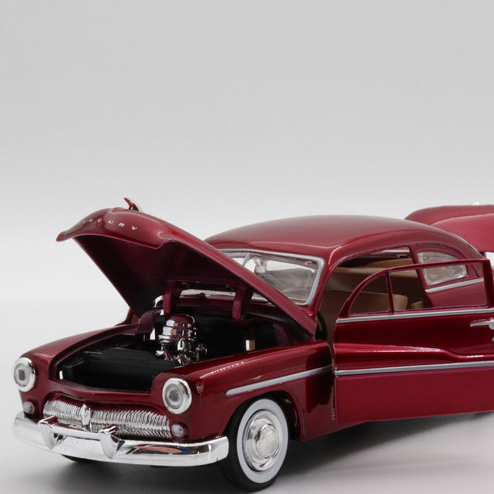 Motormax 1949 Mercury Couple|Motomax Model Car|Scale 1:24 Diecast Vintage Car|Classic Model Car for Collectors|Collectible Metal Red Car