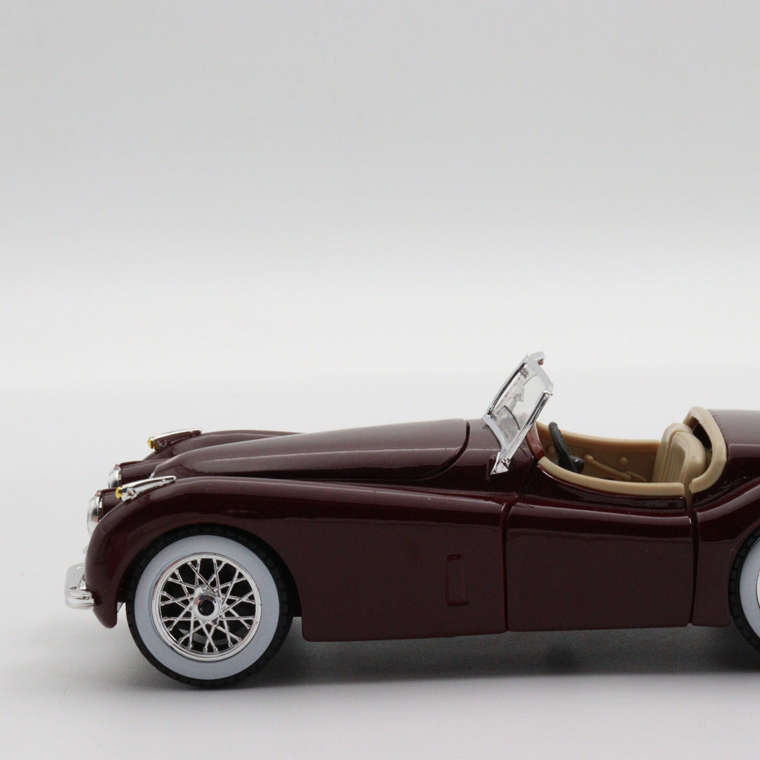 Burago 1951 Jaguar Xk 120|Diecast 1:24 Model Car|Classic Old Car|Vintage Car for Dad|Collectible Metal Burgundy Car for Collectorf or Dad