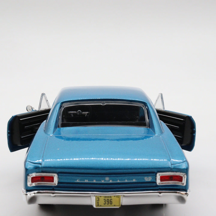 Maisto 1966 Chevrolet Chevelle SS 396|Scale 1/24 Vintage Model Car|Diecast Blue Car for Collectors|Classic Metal Collection|Nostalgic Gift