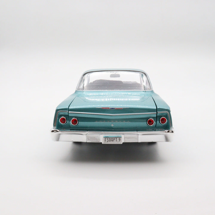 Maisto 1962 Chevrolet Belair|Scale 1/18 Diecast Car|Vintage Model Sea Green Car for Collectors|Old Classic Collection Car|Childhood Gift