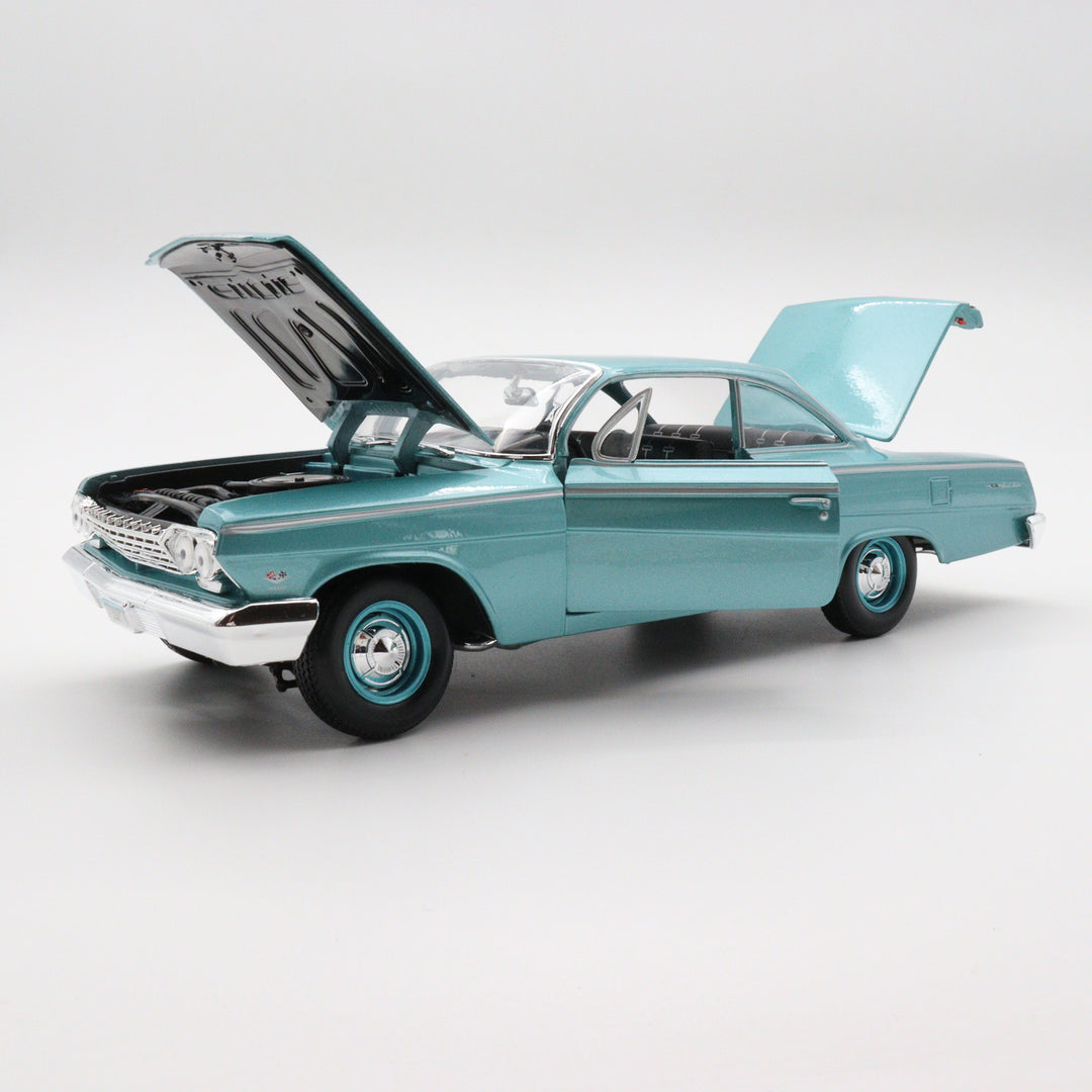 Maisto 1962 Chevrolet Belair|Scale 1/18 Diecast Car|Vintage Model Sea Green Car for Collectors|Old Classic Collection Car|Childhood Gift