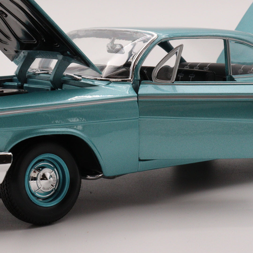 Maisto 1962 Chevrolet Belair|Scale 1/18 Diecast Car|Vintage Model Sea Green Car for Collectors|Old Classic Collection Car|Childhood Gift
