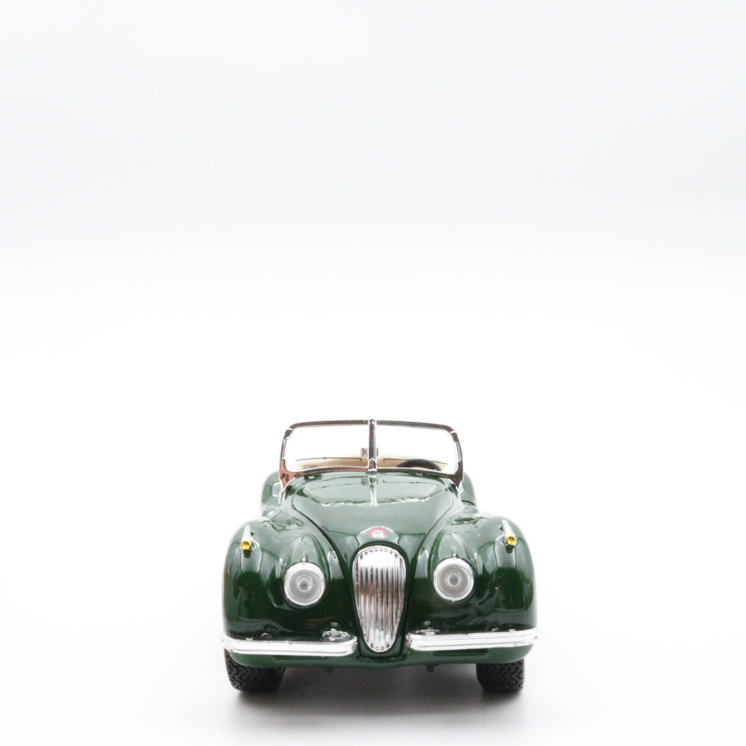Jaguar XK 120|Scale 1/24 Green Diecast Car|Vintage Collectible Model Car for Collectors|Classic Metal Collection Car|Nostalgic Gift for Dad