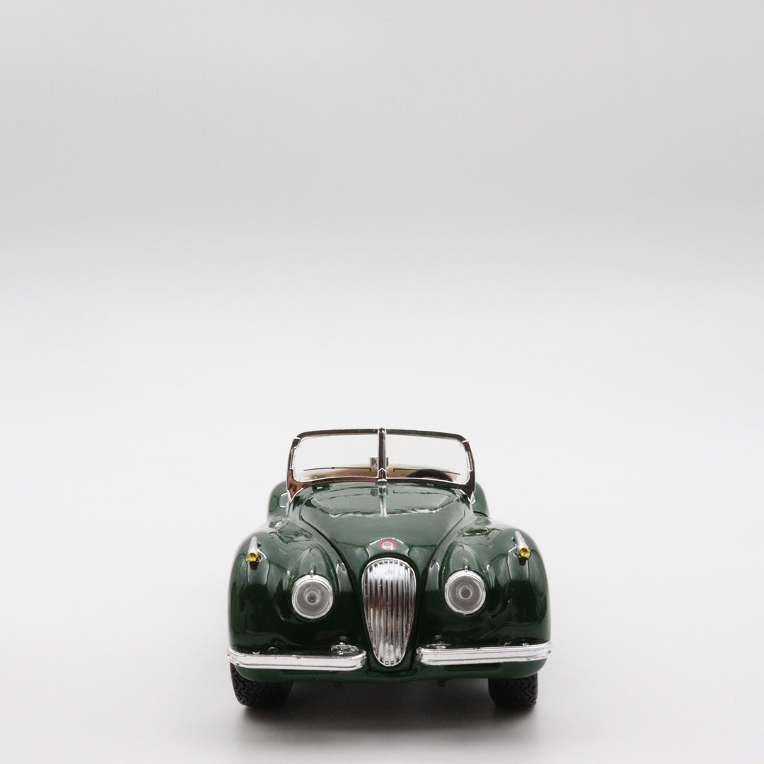 Jaguar XK 120|Scale 1/24 Green Diecast Car|Vintage Collectible Model Car for Collectors|Classic Metal Collection Car|Nostalgic Gift for Dad