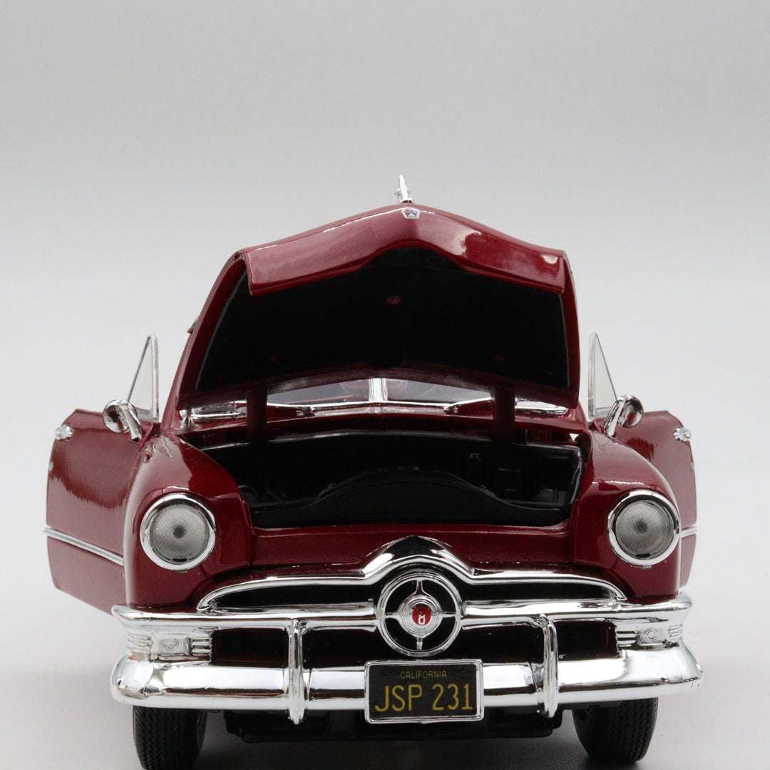 Maisto 1950 Ford Model Car|Scale 1/18 Red Diecast Car|Vintage Model Car for Collectors|Classic Metal Collection Car and Toy|Gift for Father
