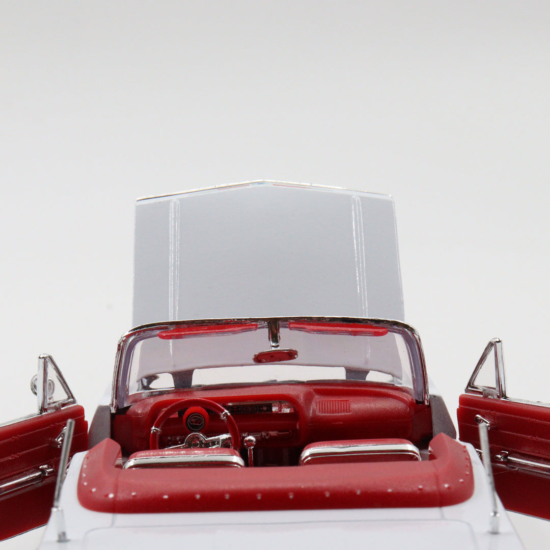 Welly 1963 Chevrolet Impala|Scale 1/24 White and Red Diecast Car|Vintage Model Car for Collectors|Classic Convertible Metal Collection Car