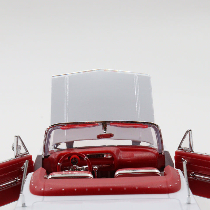 Welly 1963 Chevrolet Impala|Scale 1/24 White and Red Diecast Car|Vintage Model Car for Collectors|Classic Convertible Metal Collection Car