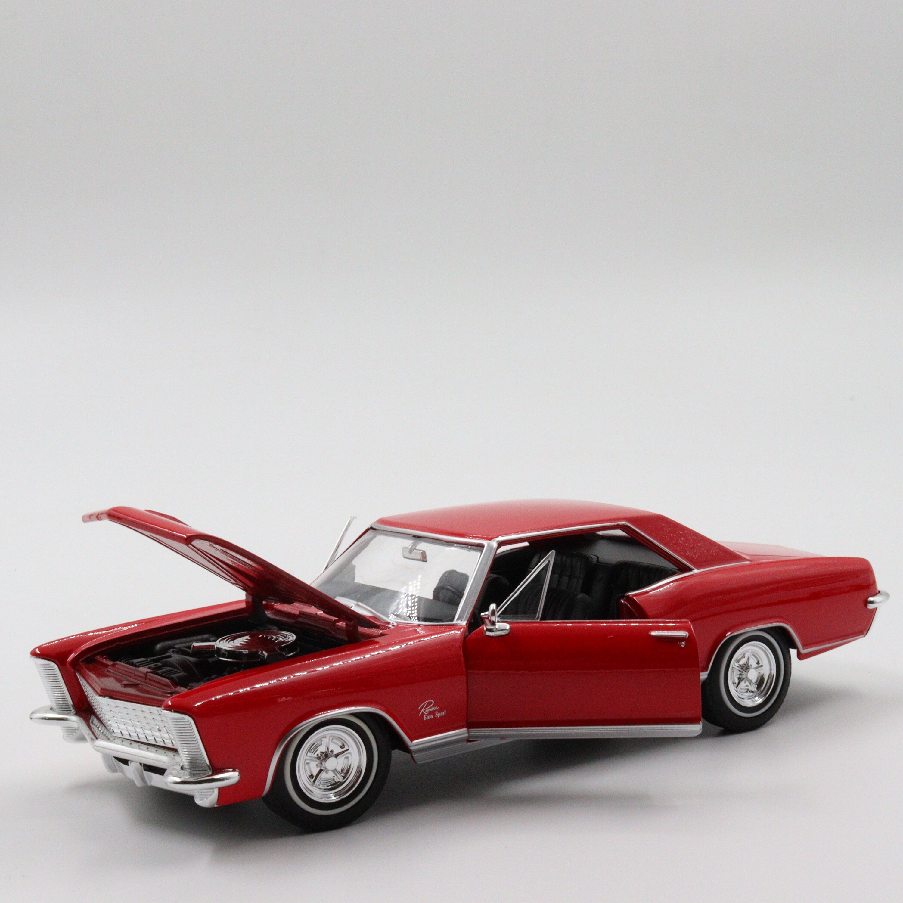 Welly 1965 Buick Riviera Gran Sport|Scale 1/24 Red Diecast Car