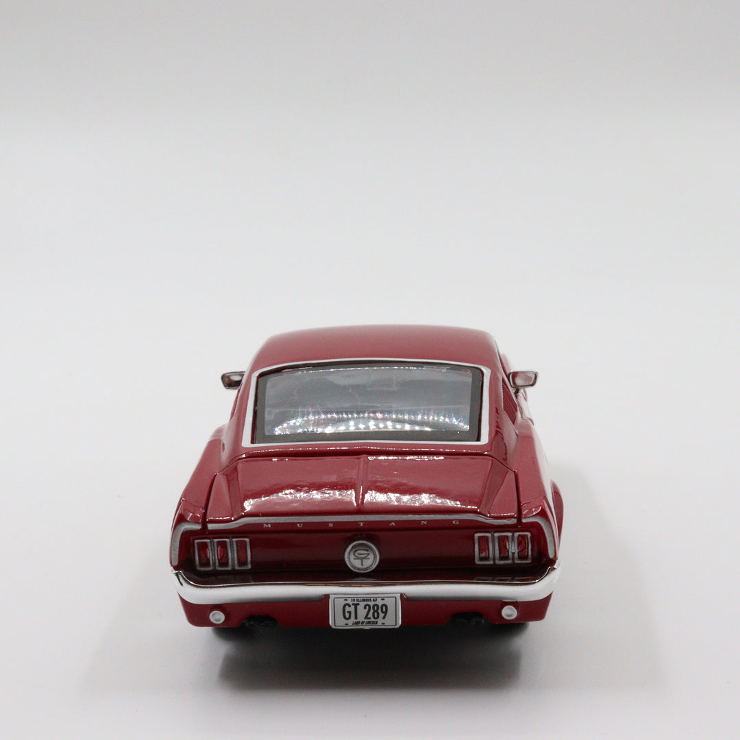 Maisto 1967 Ford Mustang GT|Scale 1/24 Red Diecast Car|Vintage Model Car and Toy for Collectors|Old Classic Metal Collection Car for Dad