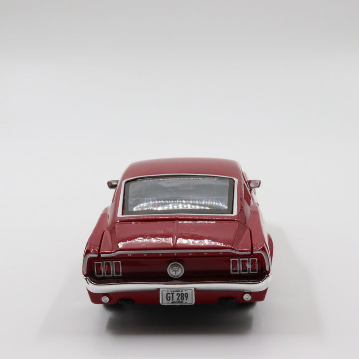 Maisto 1967 Ford Mustang GT|Scale 1/24 Red Diecast Car|Vintage Model Car and Toy for Collectors|Old Classic Metal Collection Car for Dad