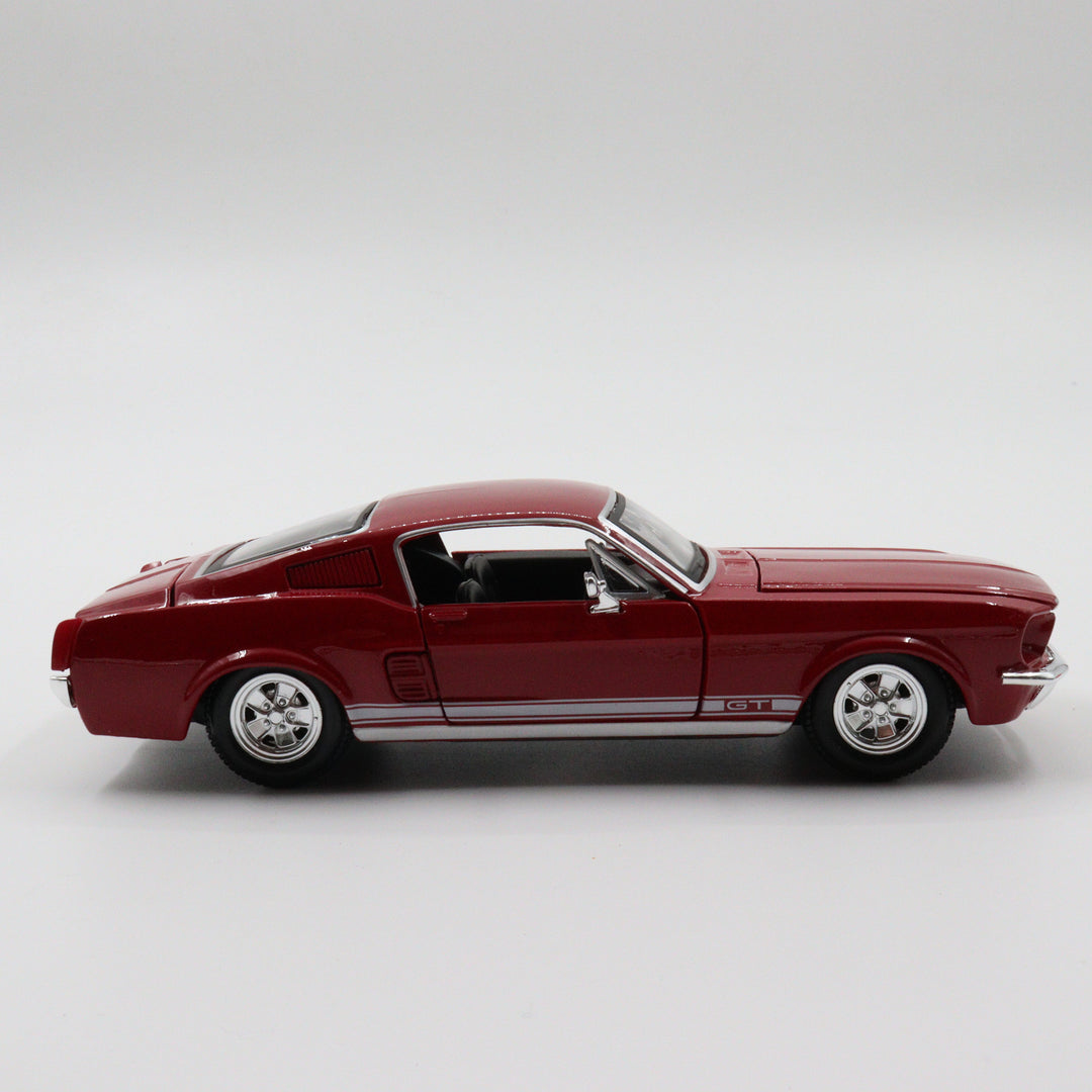 Maisto 1967 Ford Mustang GT|Scale 1/24 Red Diecast Car|Vintage Model Car and Toy for Collectors|Old Classic Metal Collection Car for Dad