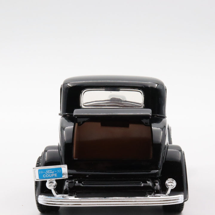 Motormax 1932 Ford Coupe|Scale 1:24 Diecast Classic Car|Vintage Model Car|Collectible Metal Black Car for Collectors|Nostalgic Gift for Dad