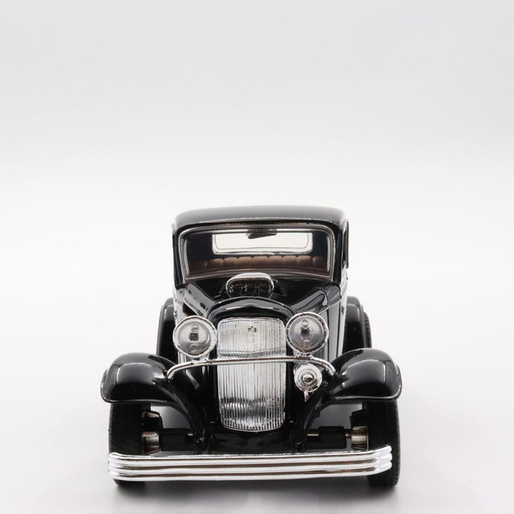 Motormax 1932 Ford Coupe|Scale 1:24 Diecast Classic Car|Vintage Model Car|Collectible Metal Black Car for Collectors|Nostalgic Gift for Dad