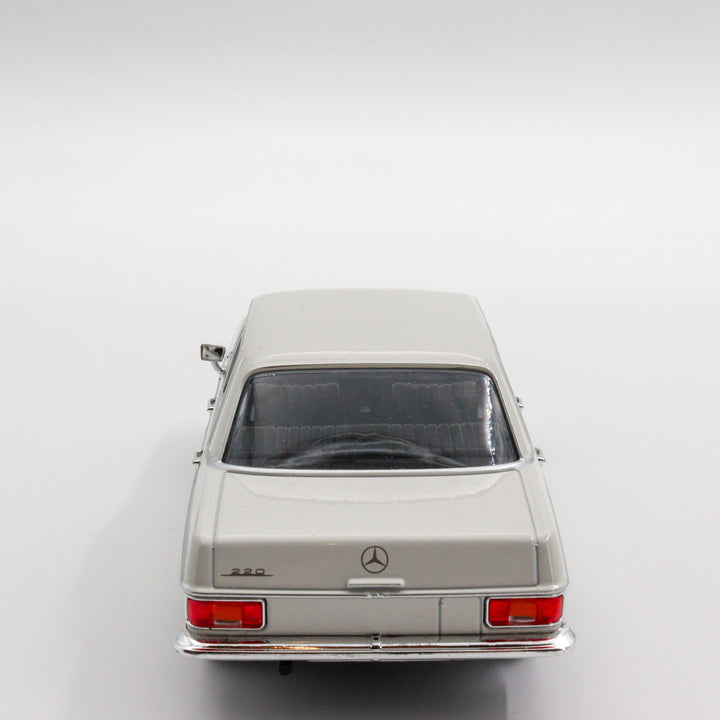 Welly Mercedes Benz 220 Model Car|Vintage Model Collectible Car|Old Classic White Metal Model Toy|Scale 1/24 Diecast Car Collection for Men
