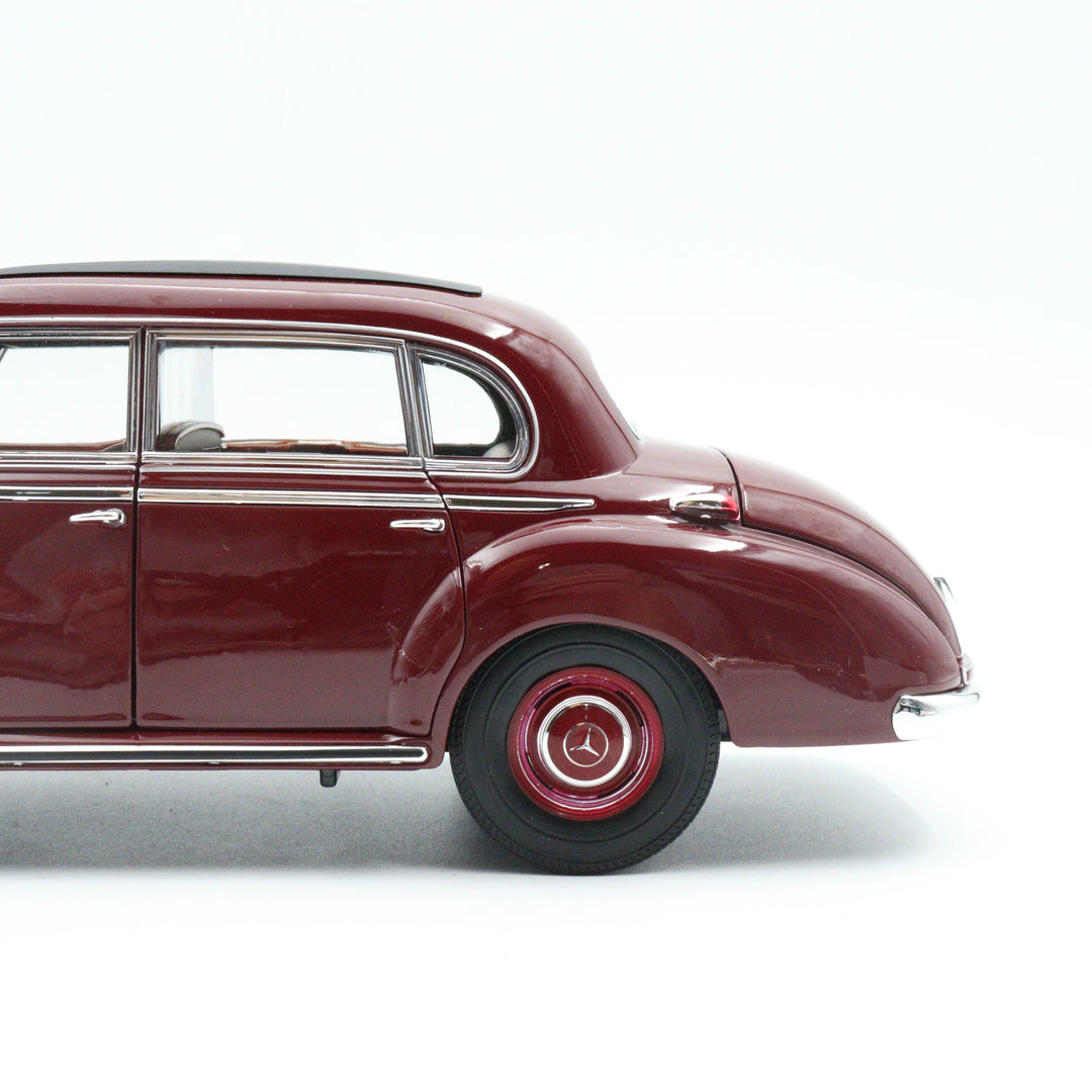 Norev Mercedes Benz 300 W 186 Model Car|Scale 1/18 Diecast Burgundy Car for Collectors|Miniature Classic Metal Automobile for Dad|Toy Gift