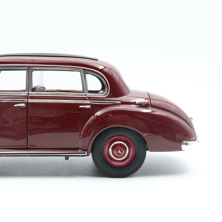 Norev Mercedes Benz 300 W 186 Model Car|Scale 1/18 Diecast Burgundy Car for Collectors|Miniature Classic Metal Automobile for Dad|Toy Gift