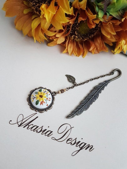 Stylish Handmade Floral Embroidery Bookmark|Yellow Sunflower Embroidery Bookmark|Vintage Style Embroidered Bookmark|Unique gift