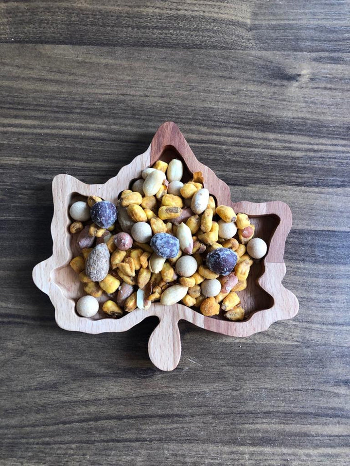 Wooden Leaf Shaped Snack Plate|Decorative Serving Plate|Nut Platter|Custom Table Deco|Handmade Engraved Plate|Gift for her|Housewarming Gift