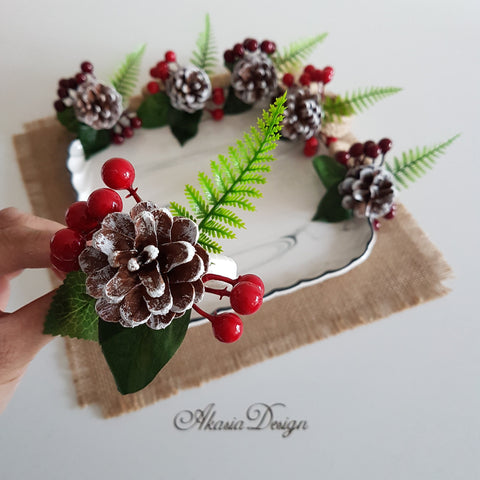Christmas Napkin Holder with Pine Cone
